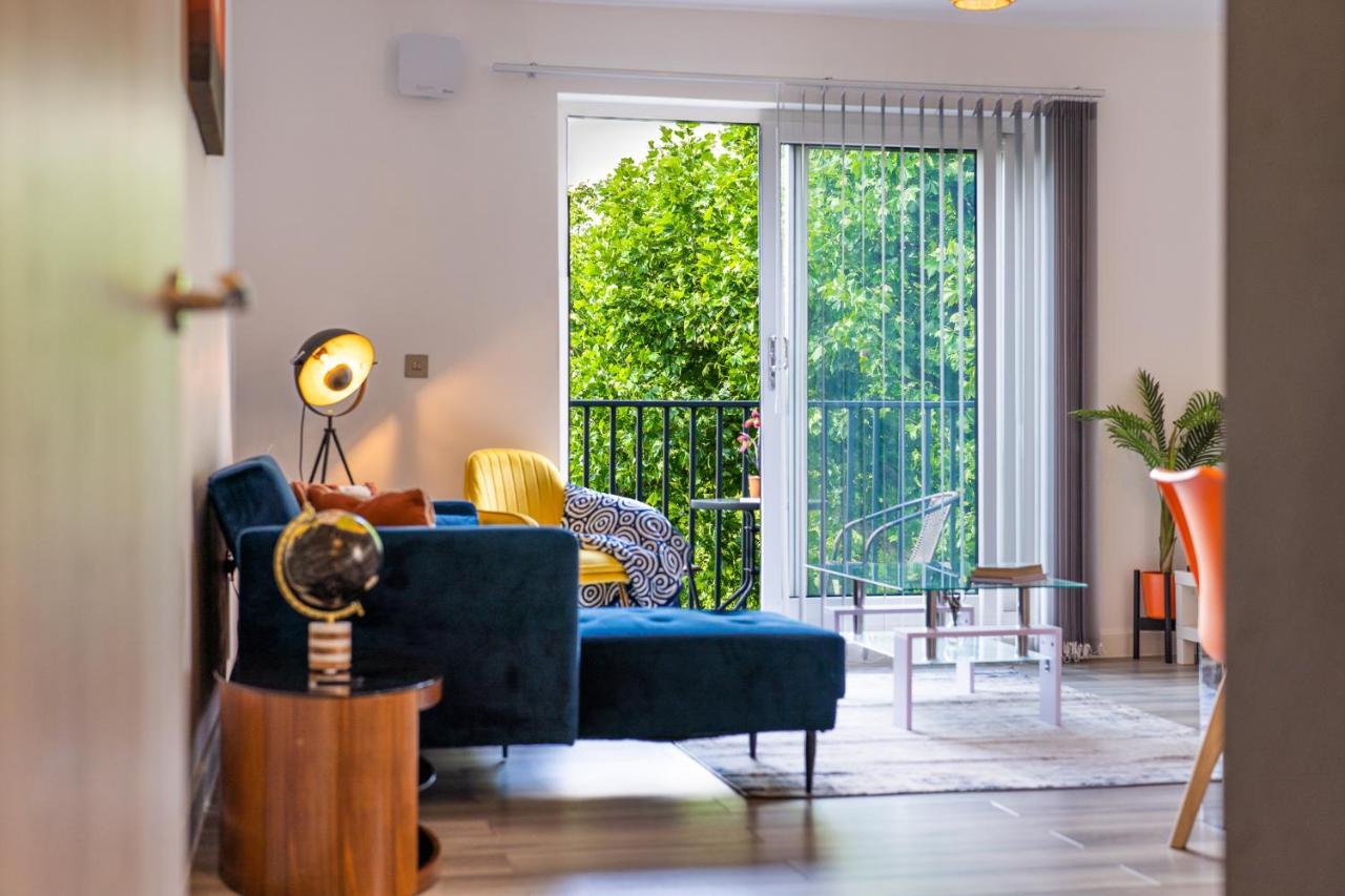 Апартаменты Ashview 8 - Heathrow - Business - Free Parking Стейнс Экстерьер фото